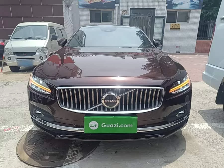 Volvo S90