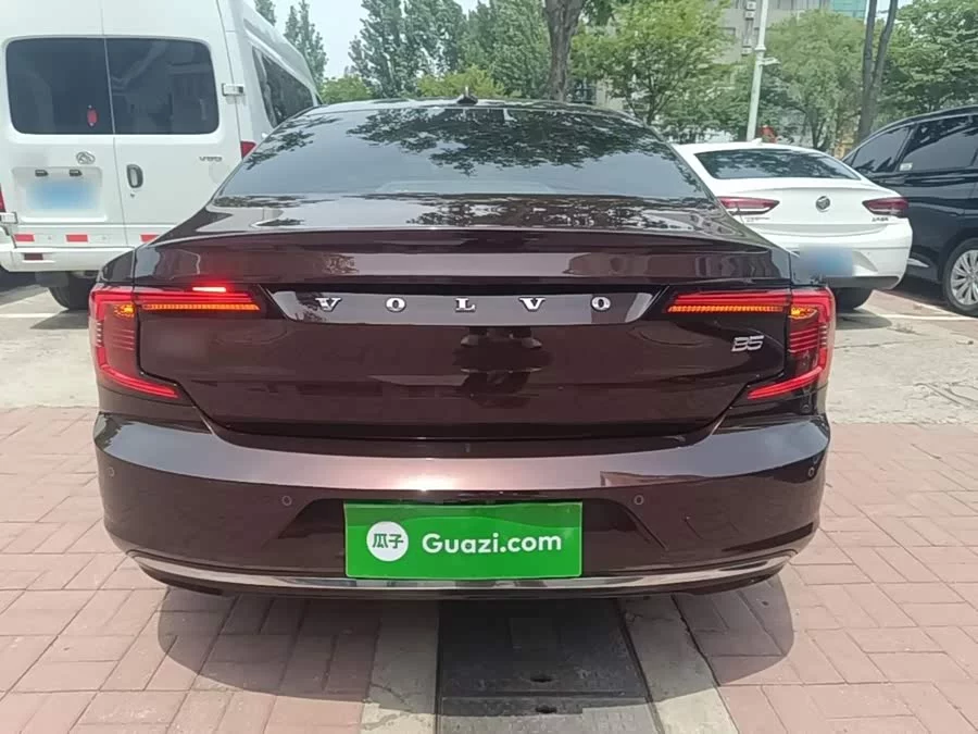 Volvo S90