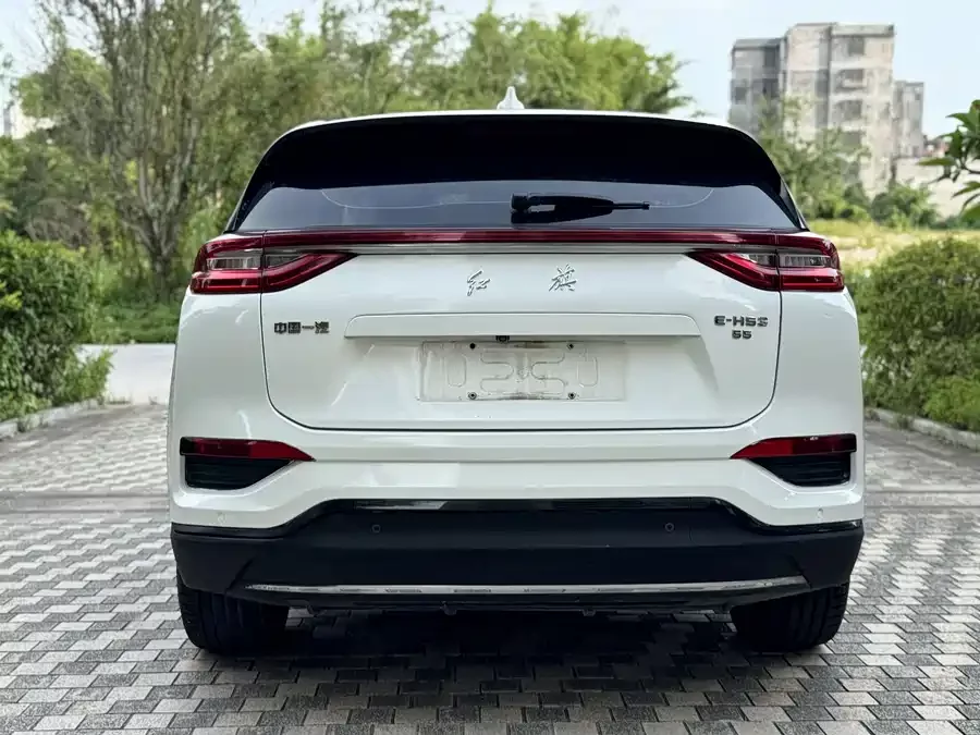 Hongqi E-HS3