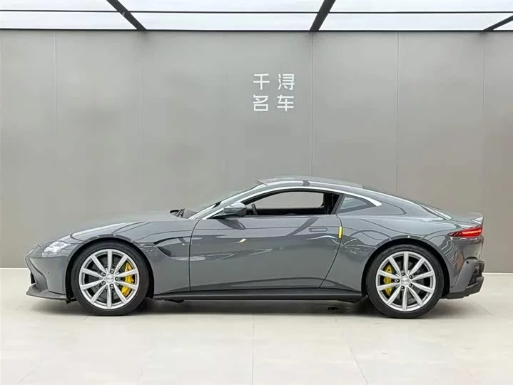 Aston Martin V8 Vantage