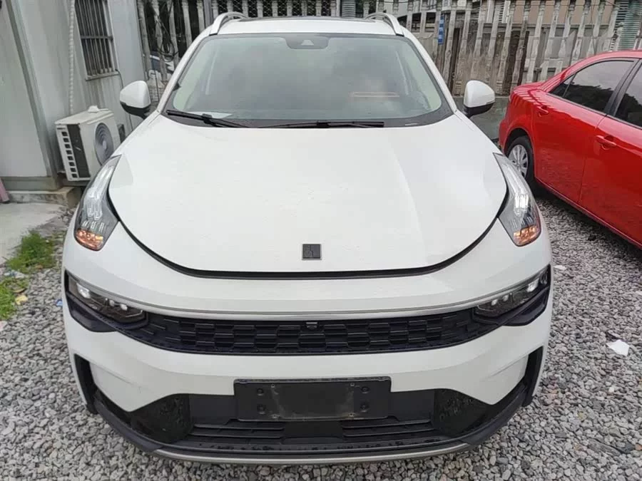 Lynk & Co 01
