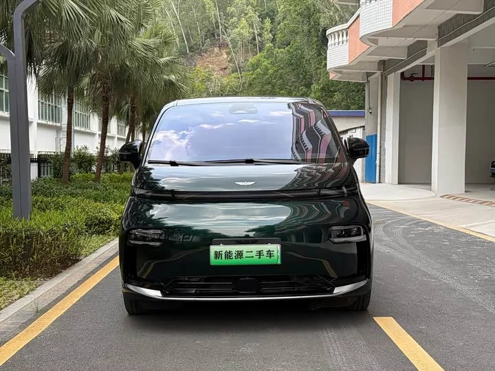 Geely Yizhen L380