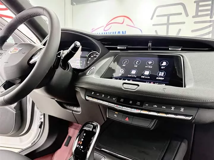 Cadillac XT4