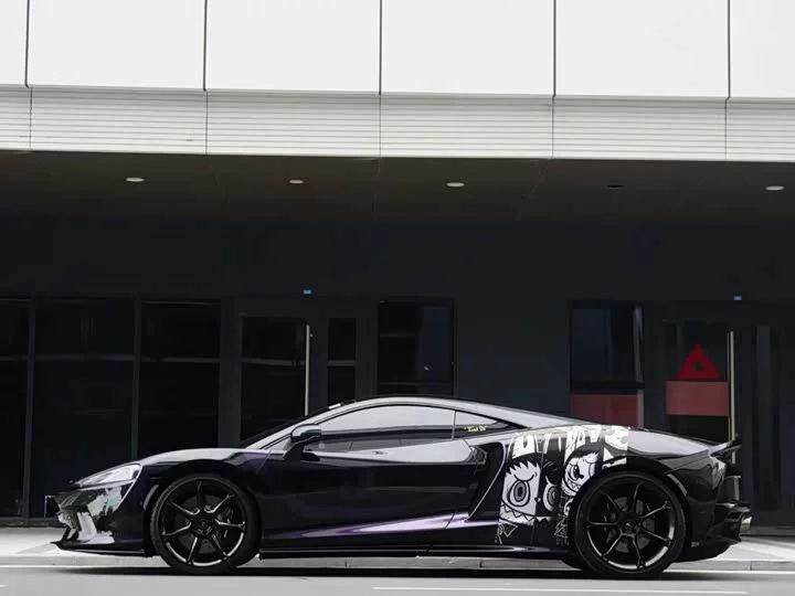 McLaren GT