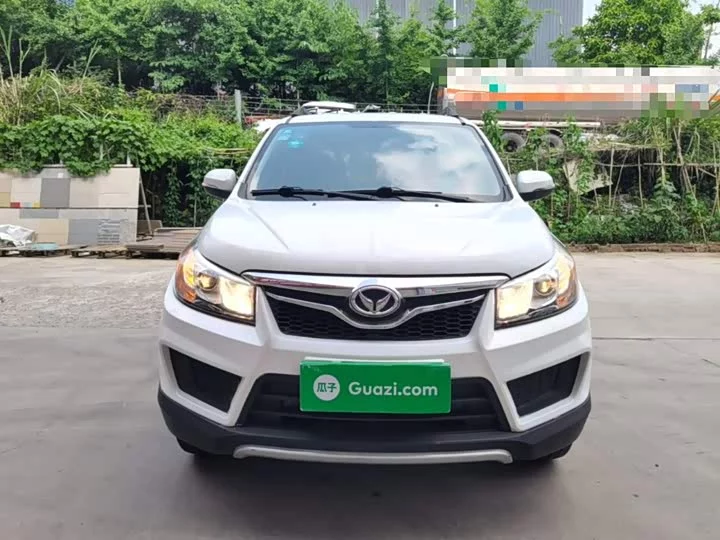 BAIC S2