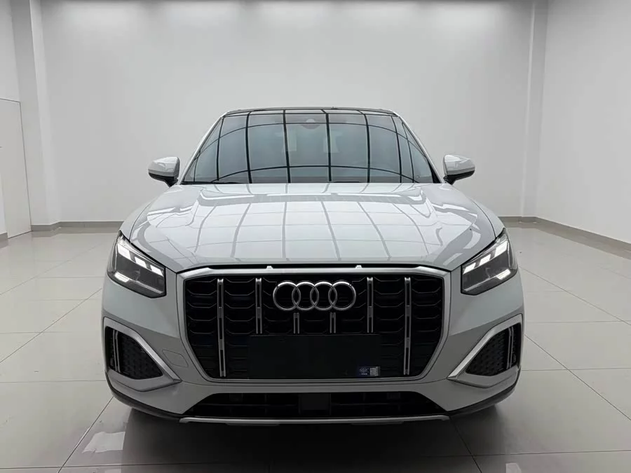 Audi Q2L