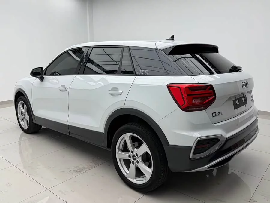 Audi Q2L