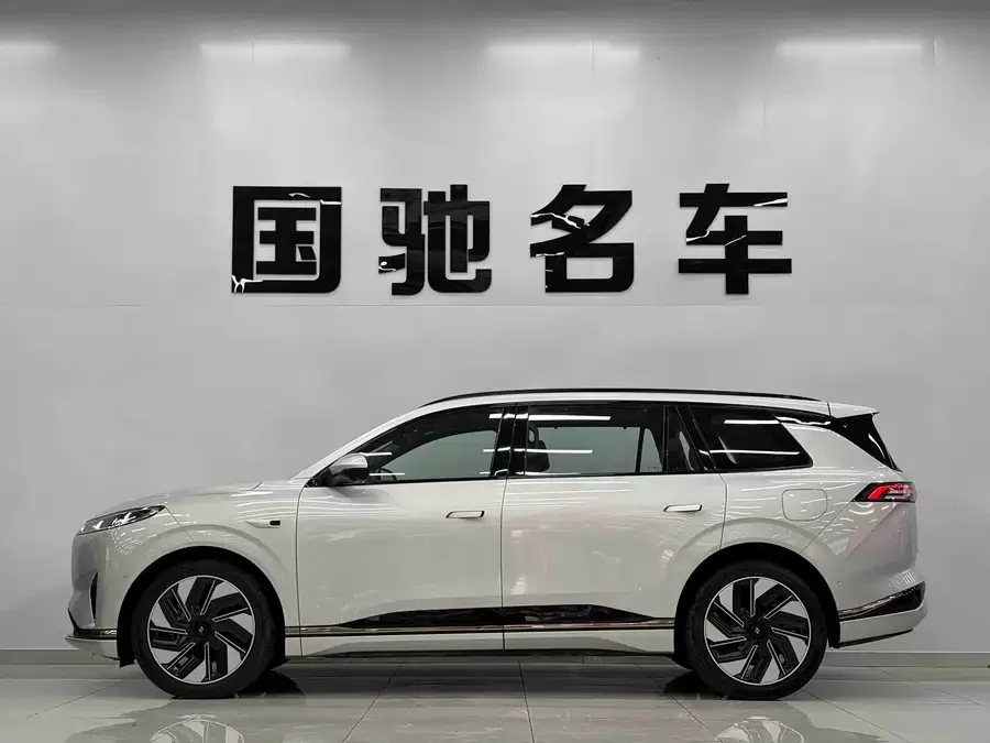 Dongfeng eπ008