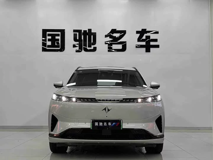 Dongfeng eπ008