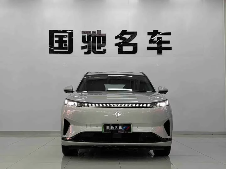 Dongfeng eπ008