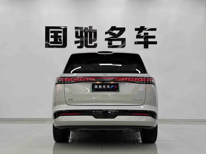 Dongfeng eπ008