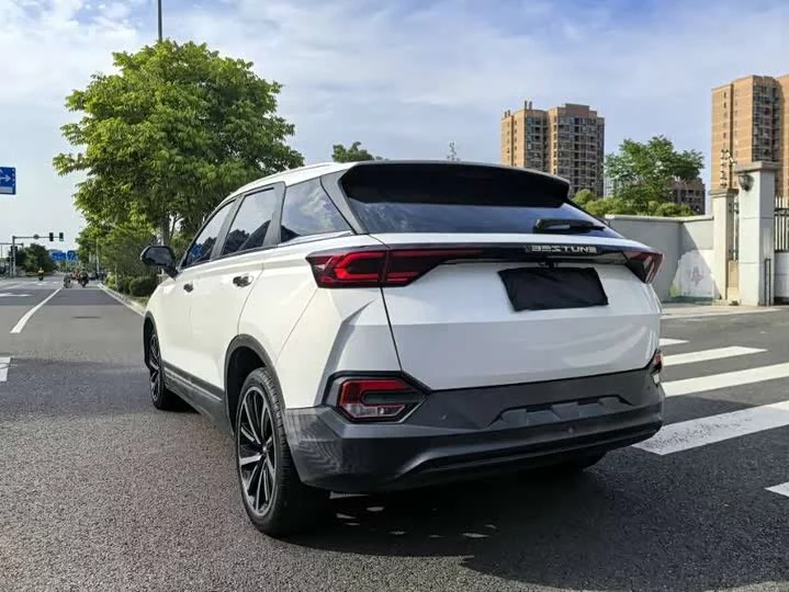 FAW Besturn T77