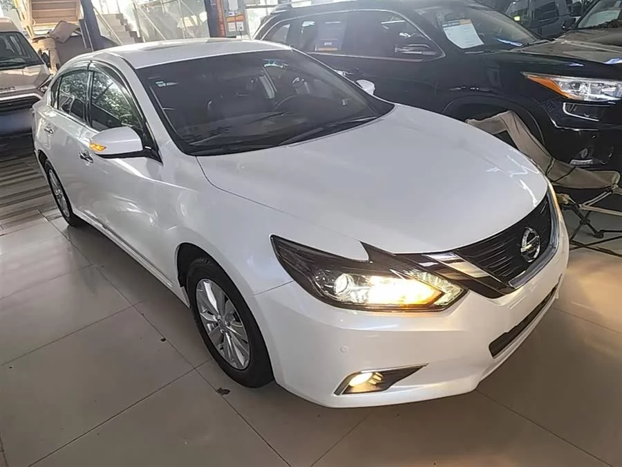 Nissan Teana
