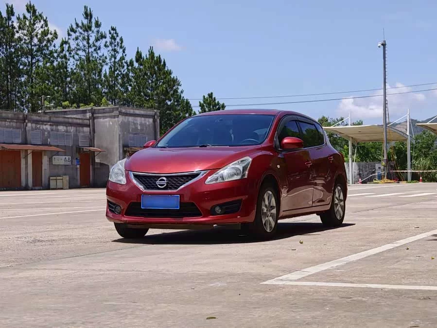 Nissan Tiida