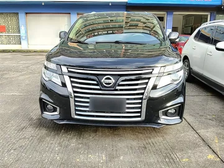 Nissan nobleman