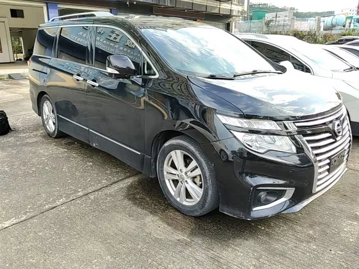 Nissan nobleman