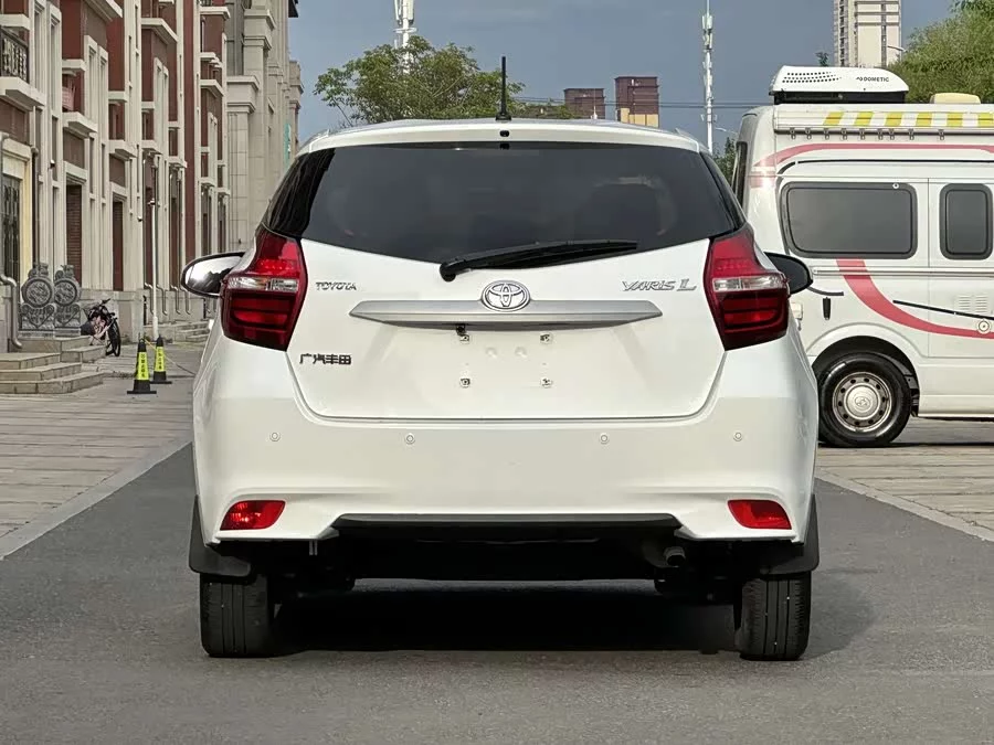 Toyota YARiS L