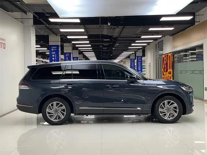 Lincoln aviator