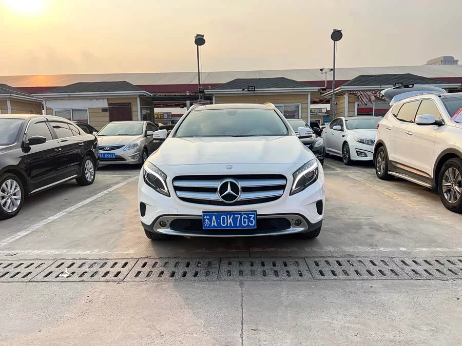 Mercedes Benz GLA