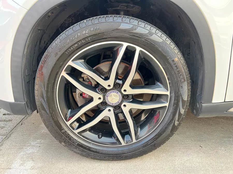 Mercedes Benz GLA