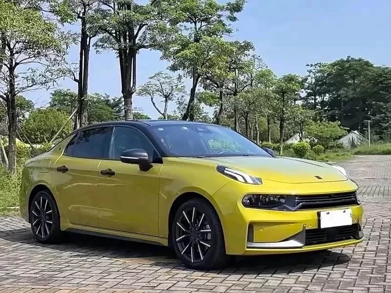 Lynk & Co 03