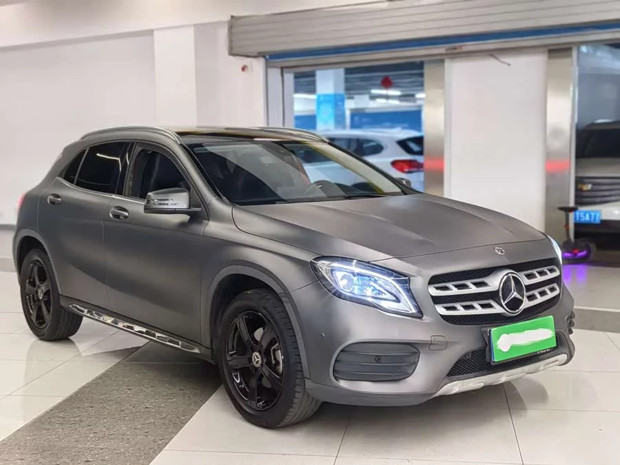Mercedes Benz GLA