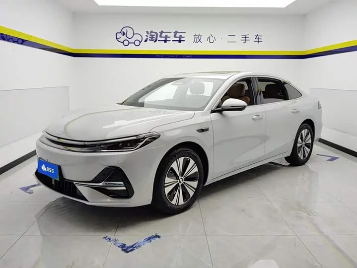 Geely Galaxy A7 EM