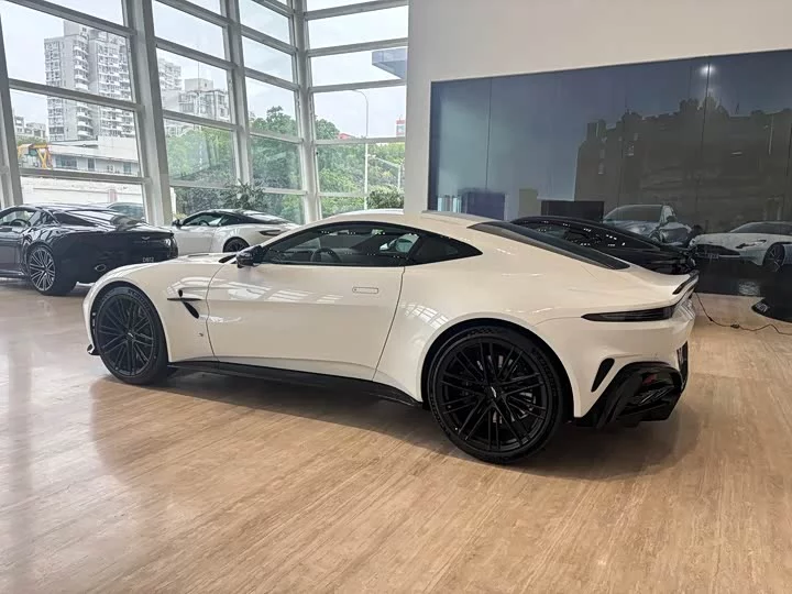 Aston Martin V8 Vantage