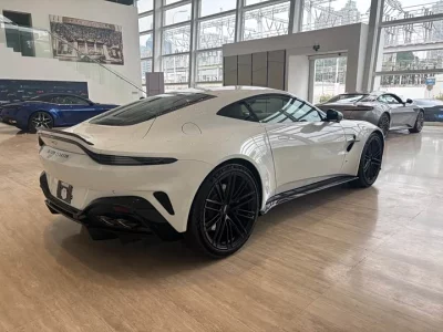 Aston Martin V8 Vantage