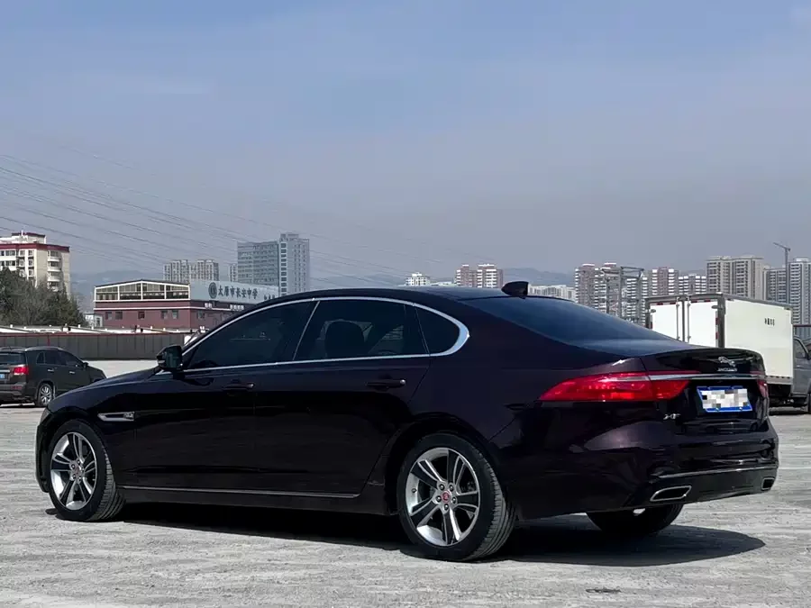 Jaguar XFL