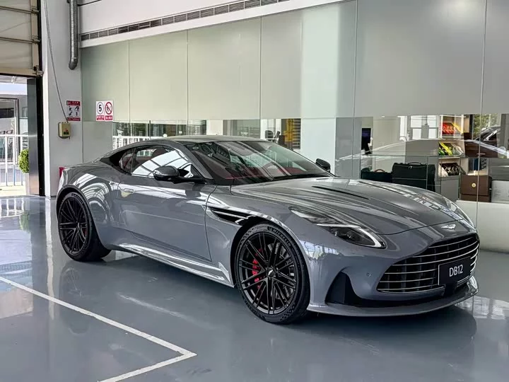 Aston Martin DB12