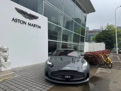 Aston Martin DB12