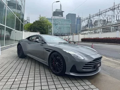 Aston Martin DB12