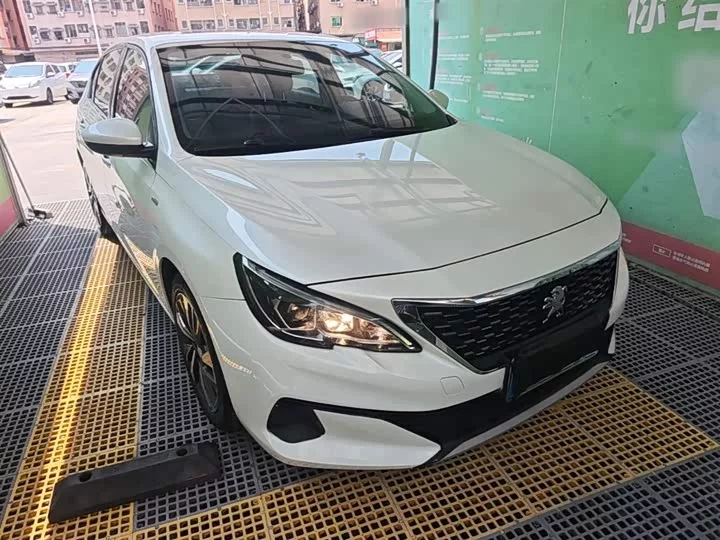 Peugeot 408