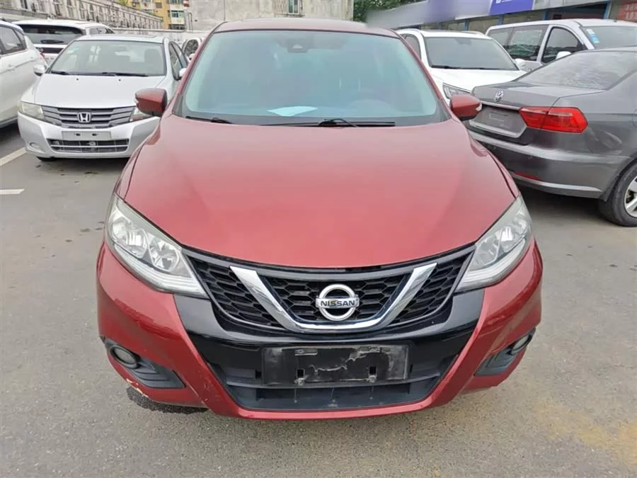 Nissan Tiida