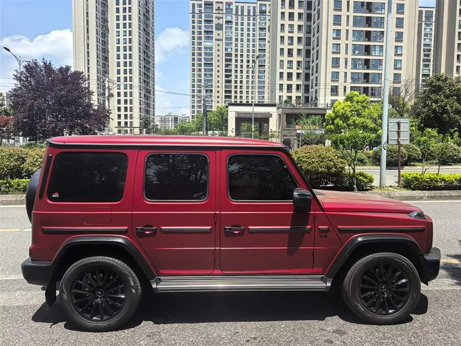 Mercedes Benz G-rated
