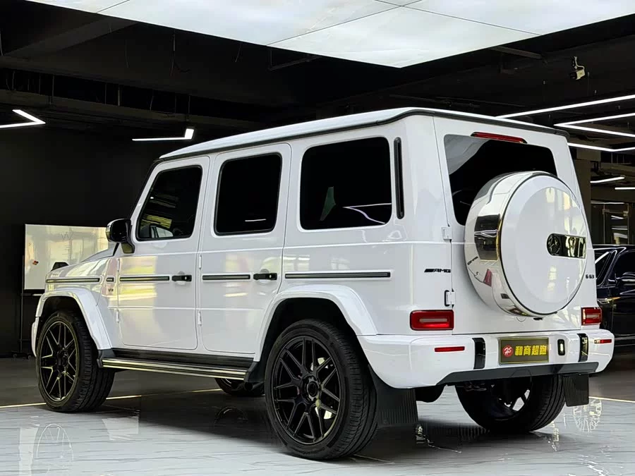 Mercedes Benz G-rated