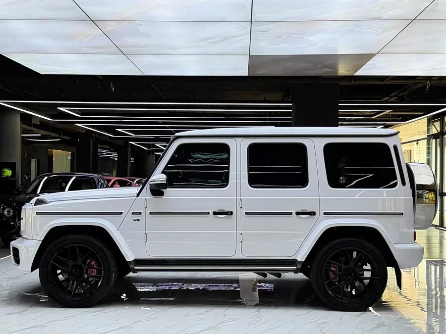 Mercedes Benz G-rated