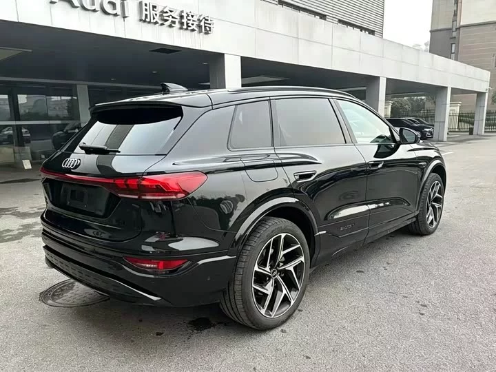 Audi Q6L e-tron