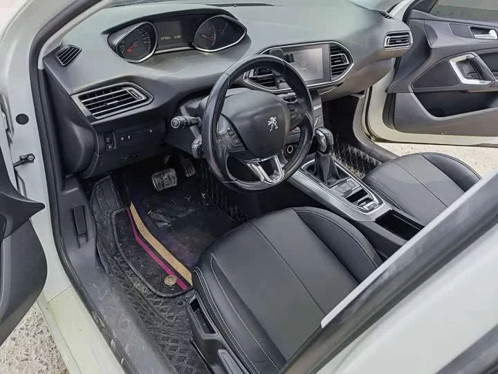 Peugeot 308S