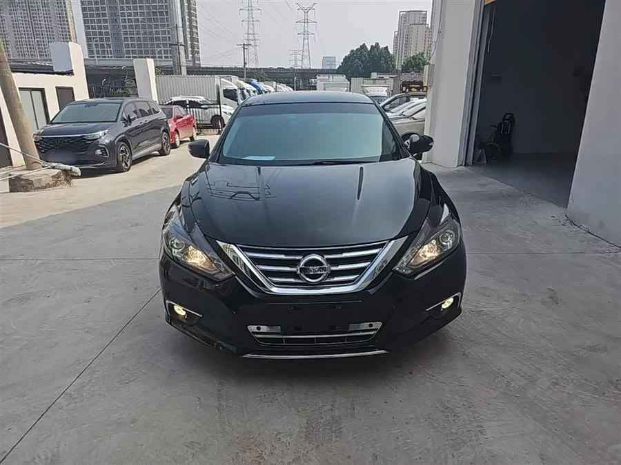 Nissan Teana