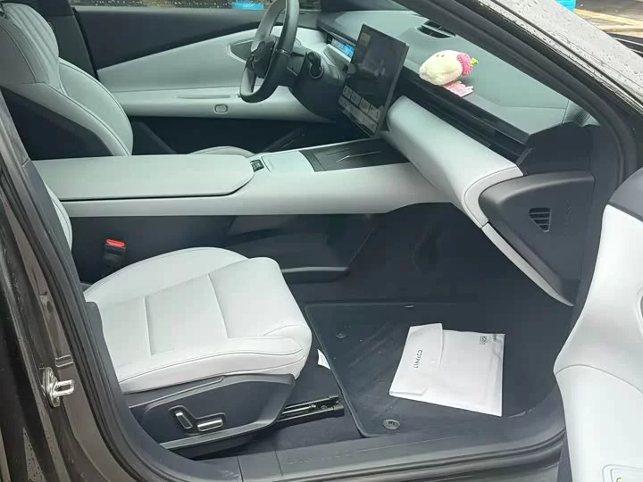 Lynk & Co Z10