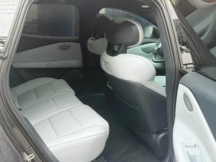 Lynk & Co Z10