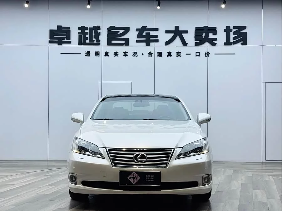 Lexus ES