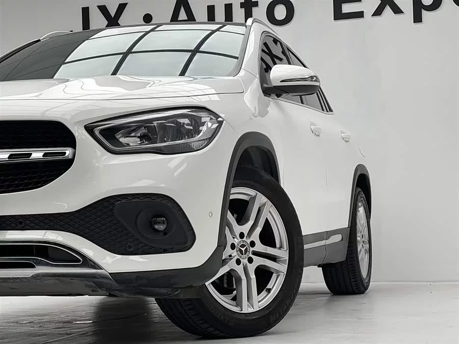 Mercedes Benz GLA