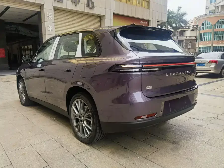 Leapmotor C10