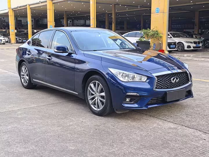 Infiniti Q50L