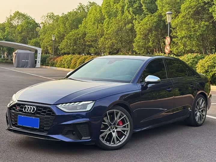 Audi S4