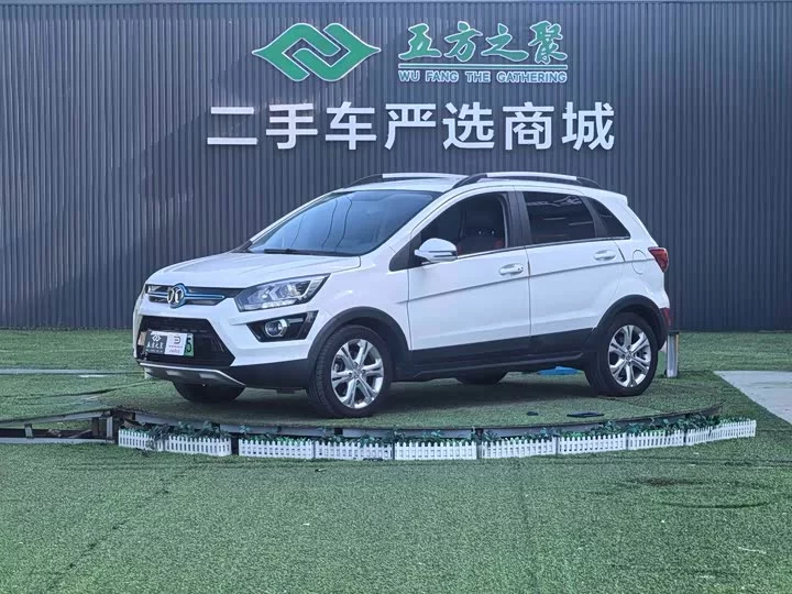 BAIC EX