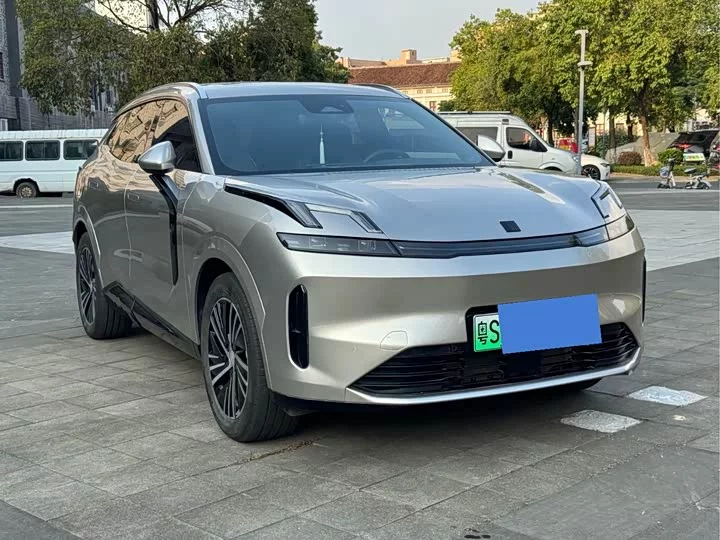 Lynk & Co 08 EM-P